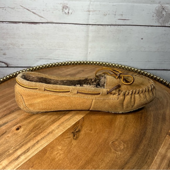 Minnetonka Moccasin 40263 Tan Slipper/Shoe Sz 8 - Picture 12 of 12